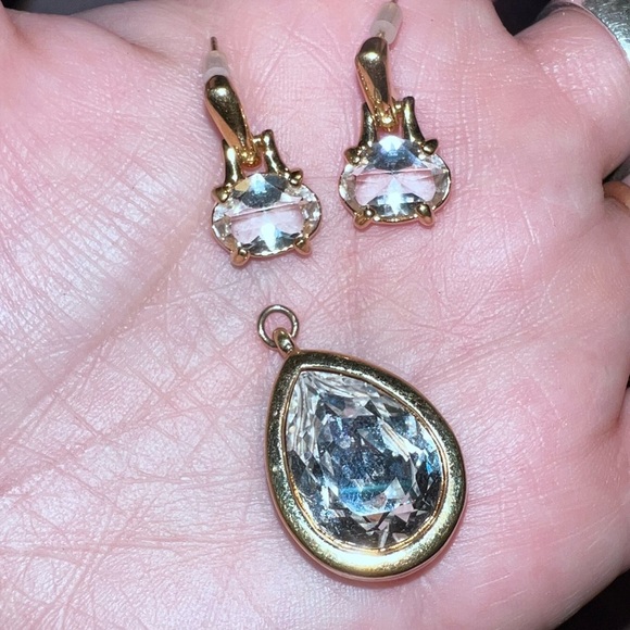 Swarovski Crystal Rhinestone Earrings and Pear CZ Shaped Pendant Gold Plated - Picture 2 of 11